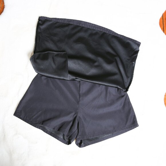 PATAGONIA Black Skort with Zippered Side Slits - NWT - Picture 2 of 12